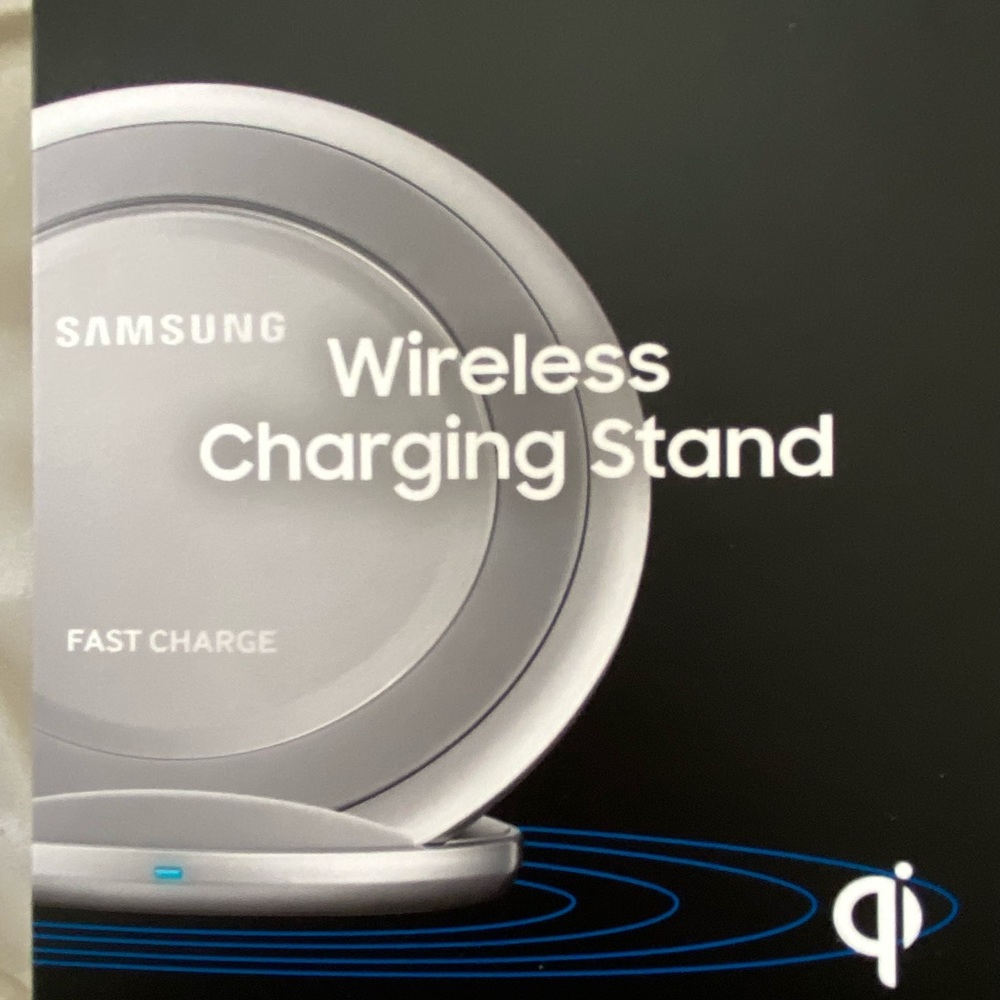 Samsung Wireless Charging Station. Like New